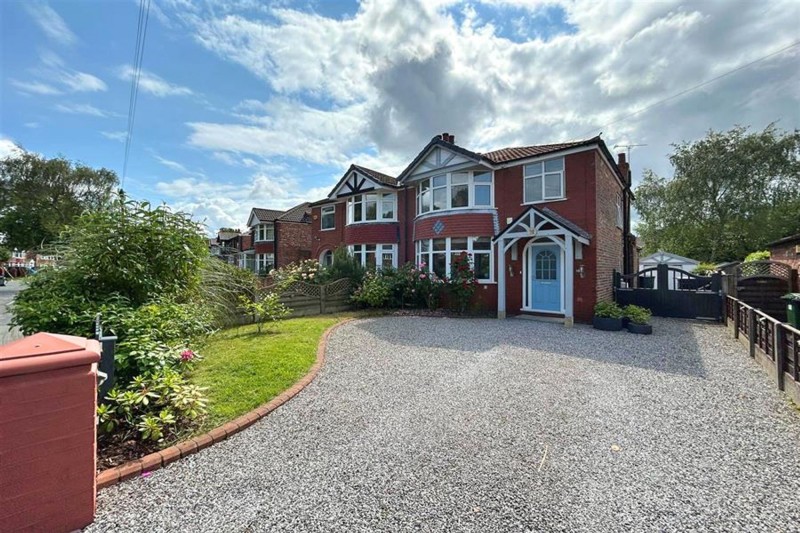 Derbyshire Road South, Sale, M33