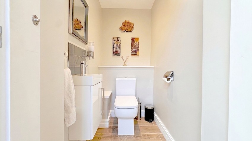 Images for South Mead, Poynton, SK12