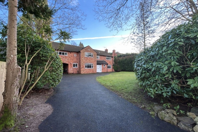 Park Lane, Hale, WA15