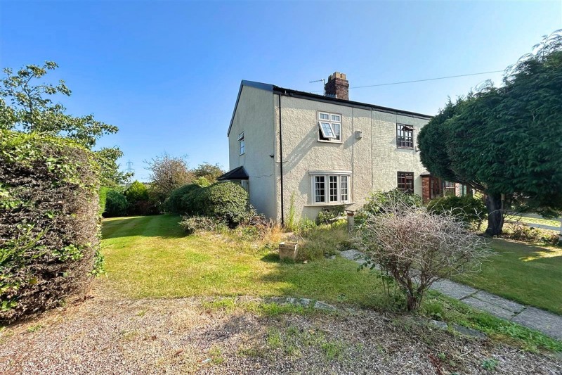 Carrington Lane, Carrington, M31