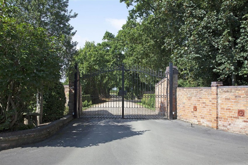 Images for Whitchurch Road, Milton Green, CH3