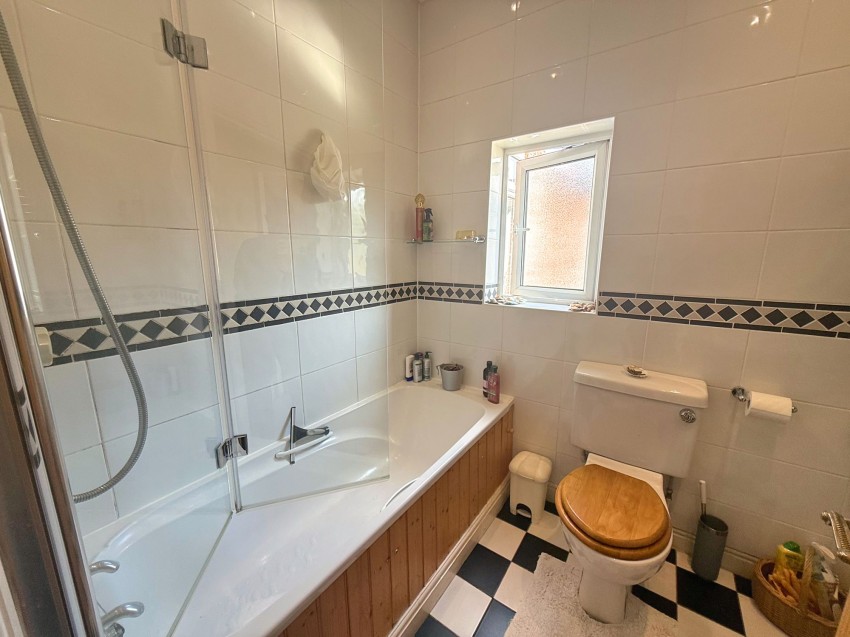 Images for Glen Avenue, Sale, M33