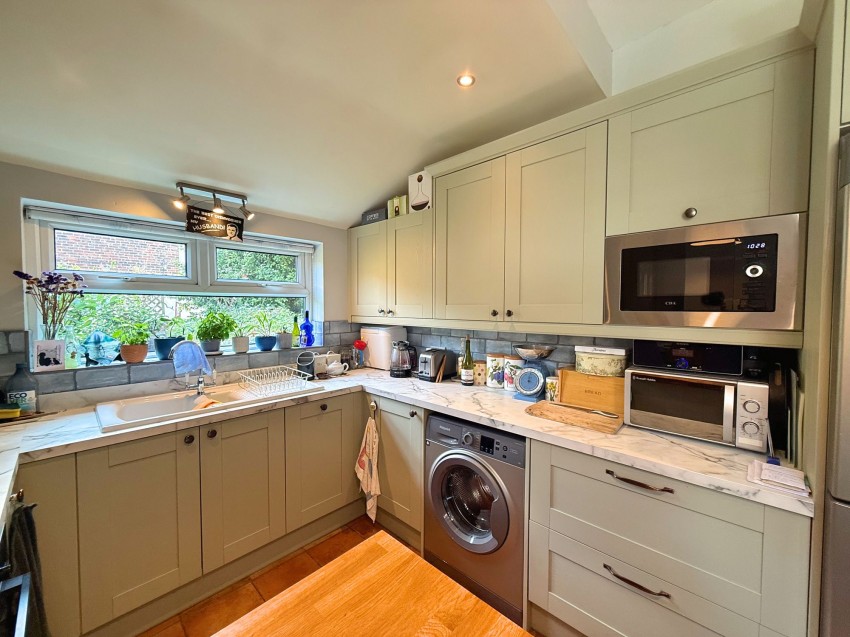 Images for Glen Avenue, Sale, M33