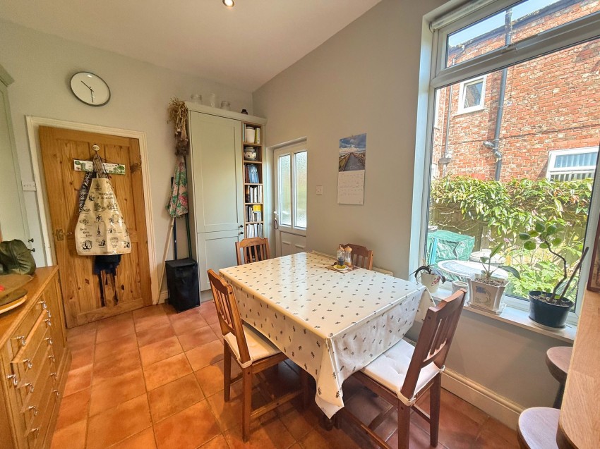 Images for Glen Avenue, Sale, M33