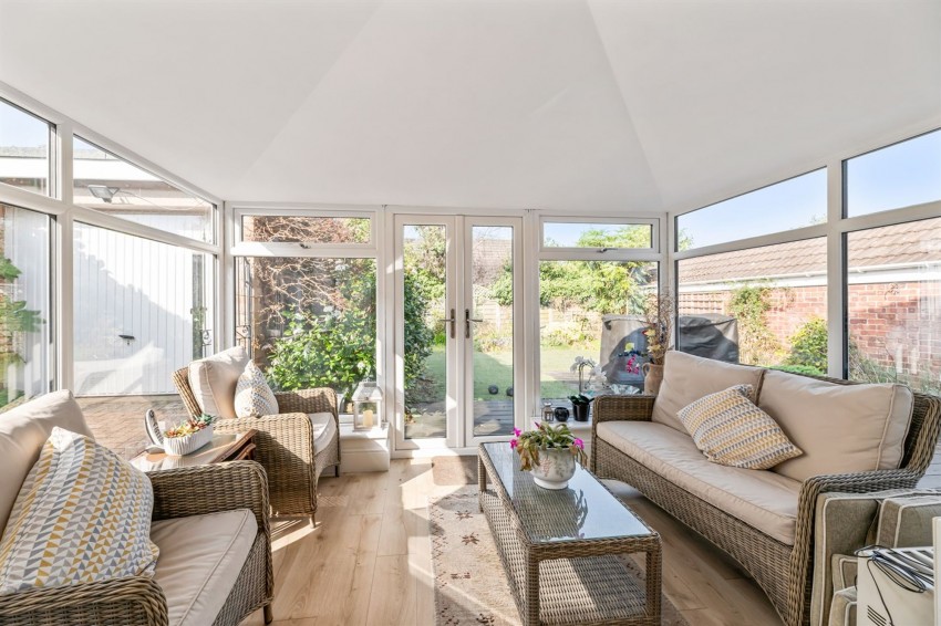 Images for Cambridge Gardens, Helsby, WA6