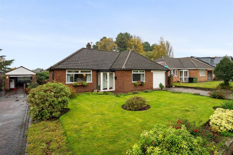 Ravenwood Drive, Hale Barns, WA15
