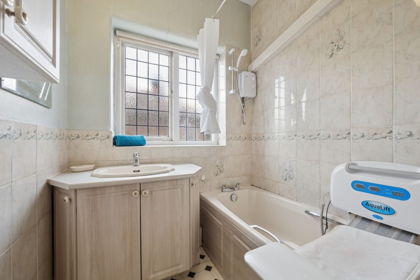 Images for Framingham Road, Sale, M33