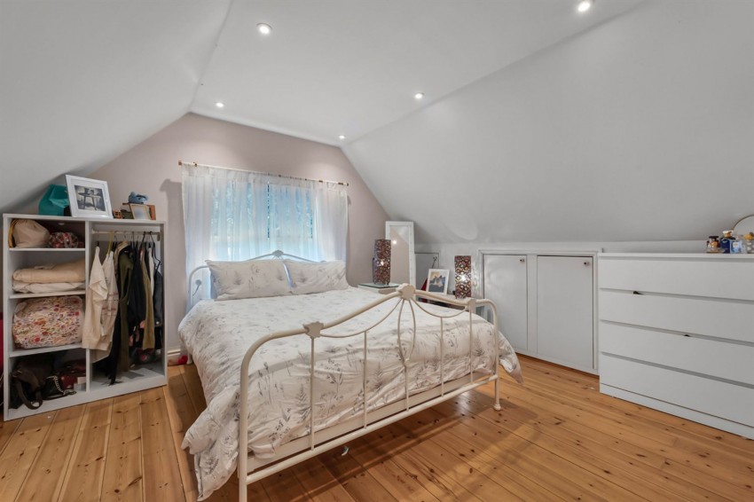 Images for Little Ees Lane, Sale, M33