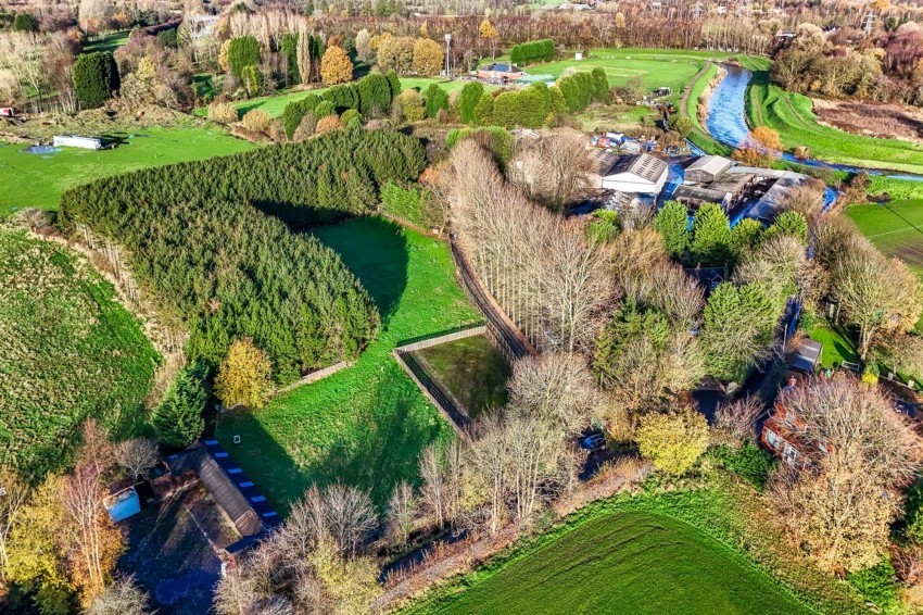 Images for Little Ees Lane, Sale, M33