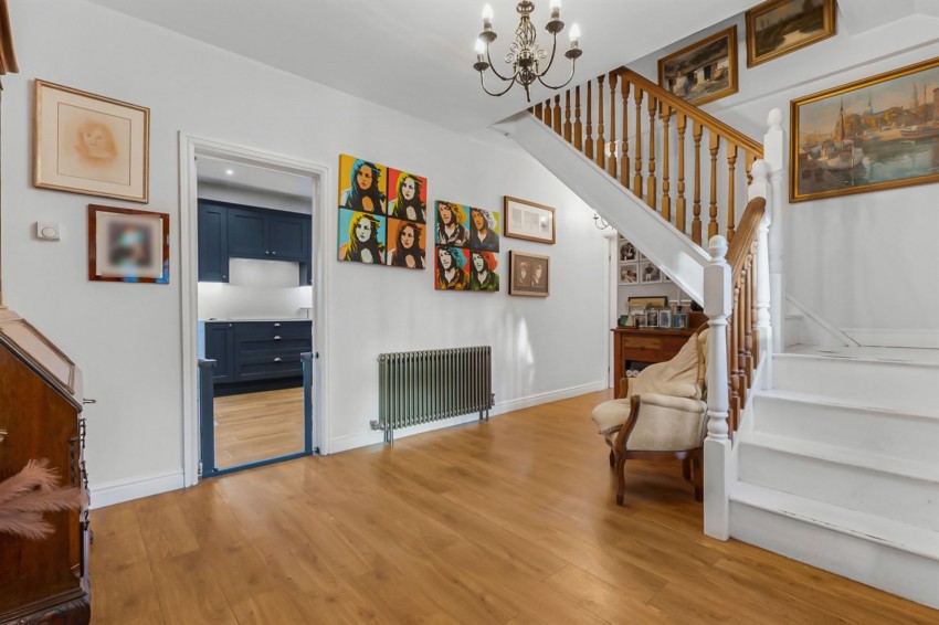 Images for Little Ees Lane, Sale, M33