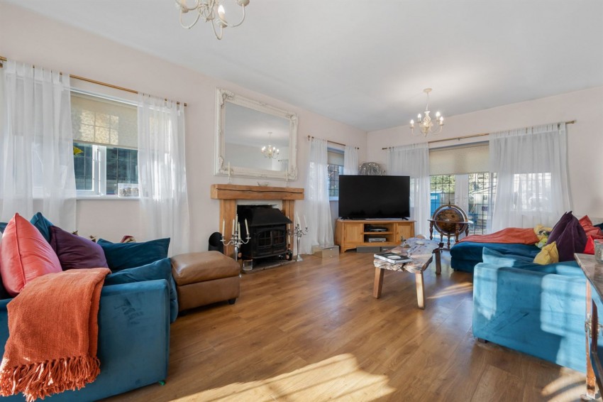 Images for Little Ees Lane, Sale, M33