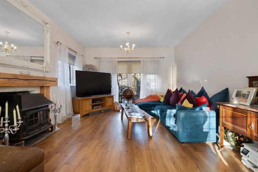 Images for Little Ees Lane, Sale, M33