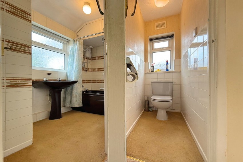 Images for Newlyn Drive, Sale, M33