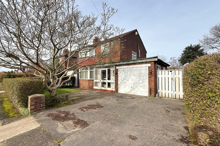 Images for Newlyn Drive, Sale, M33