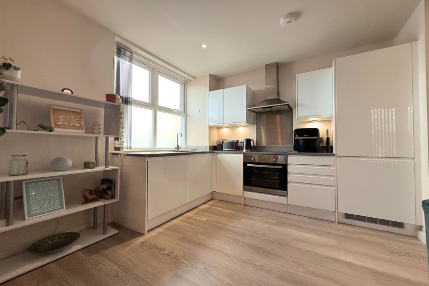 Images for Dane Road, Metro House, M33