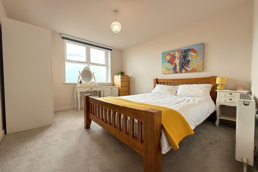 Images for Dane Road, Metro House, M33