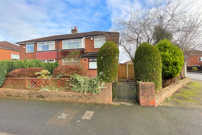 Wenlock Road, Sale, M33