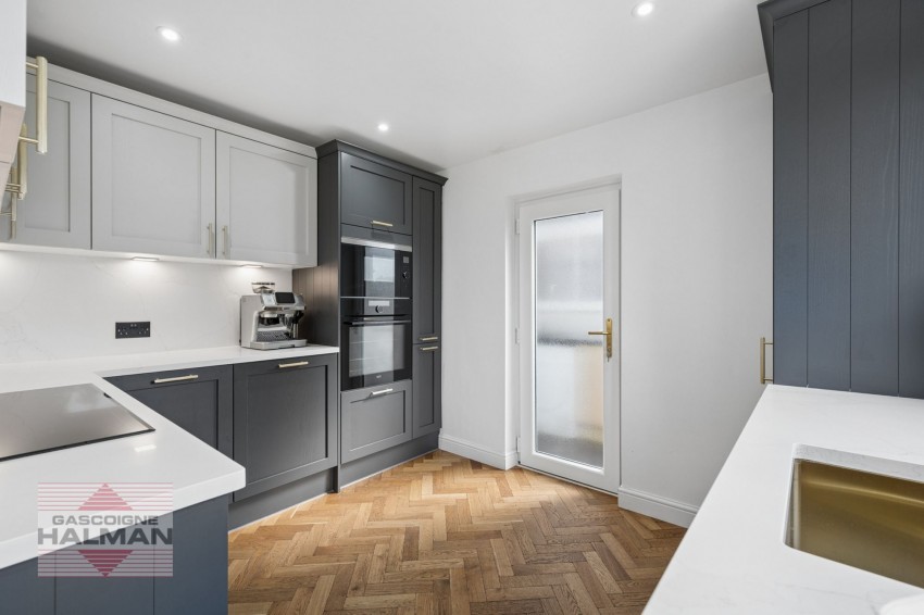 Images for Cecil Avenue, Sale, M33