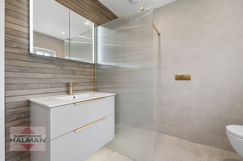 Images for Cecil Avenue, Sale, M33