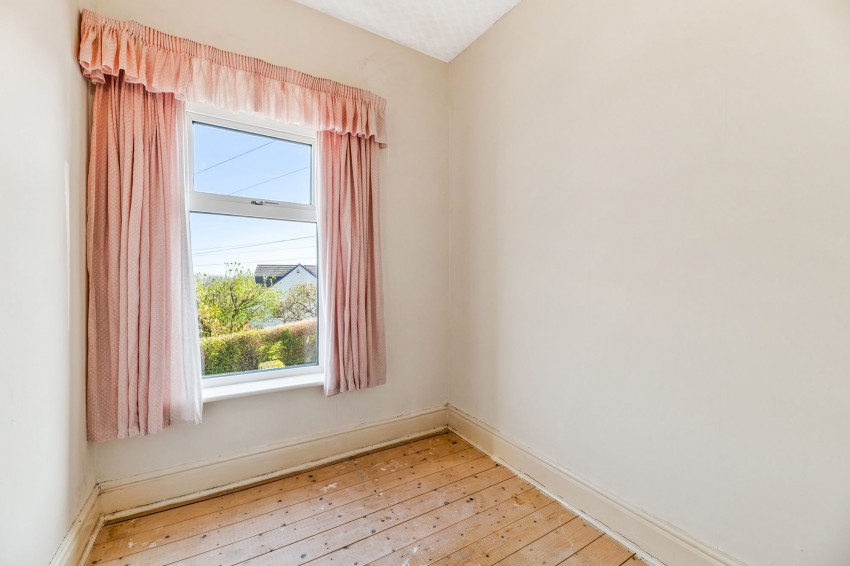 Images for Grove Bank, Helsby, WA6