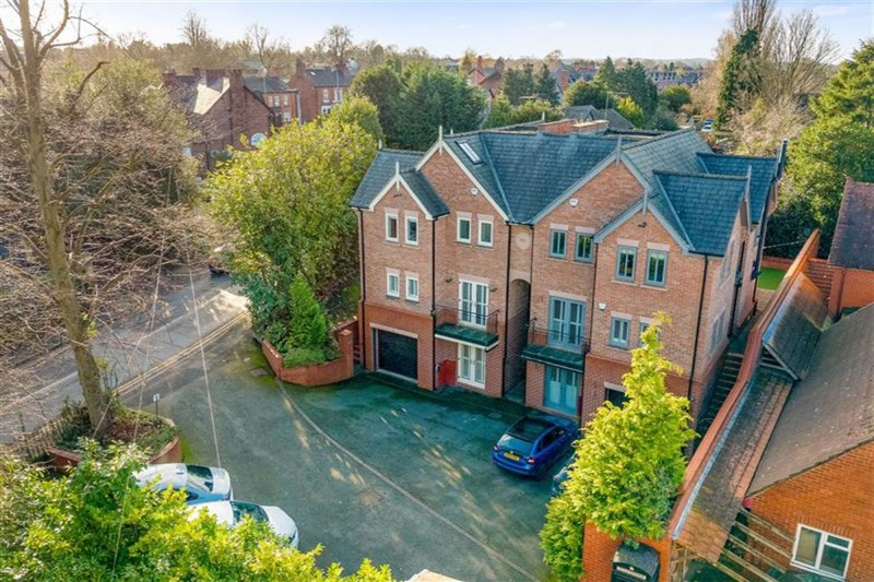 Eagle Brow, Lymm, WA13