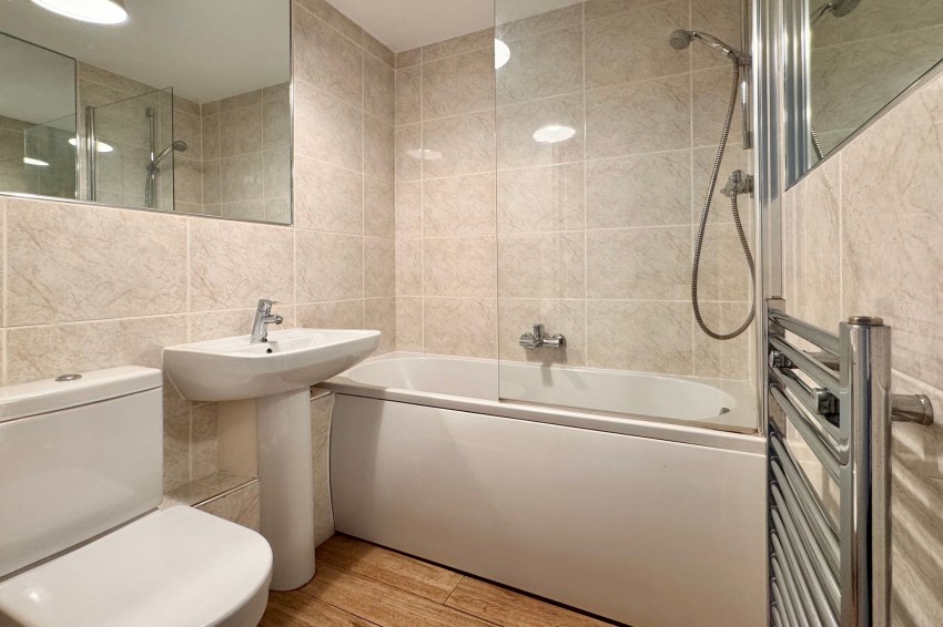 Images for Kinderlee Way, Chisworth, SK13