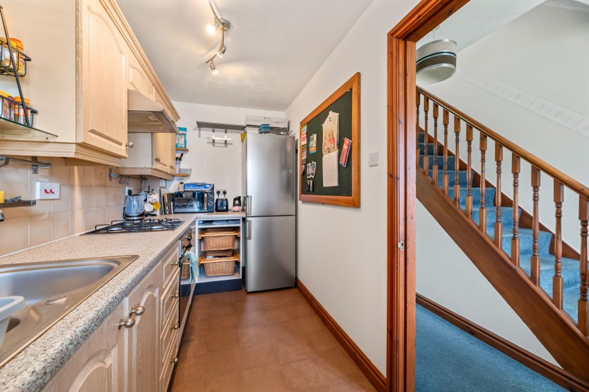 Images for Hawthorne Road, Frodsham, WA6