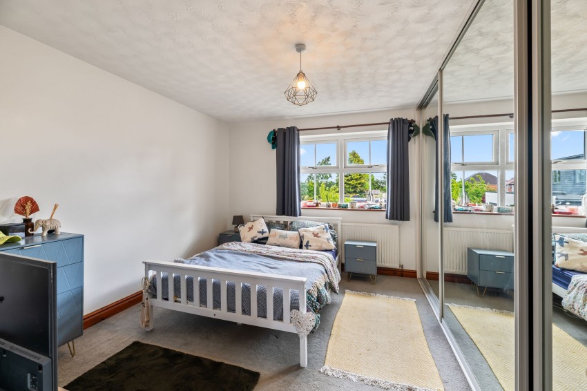 Images for Hawthorne Road, Frodsham, WA6