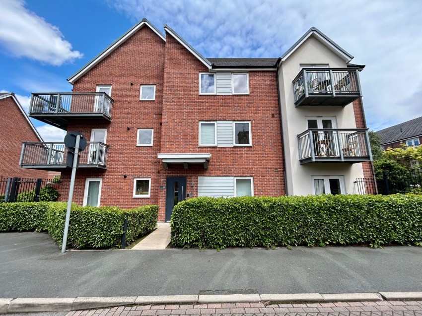 Images for 33 Highmarsh Crescent, West Didsbury, M20