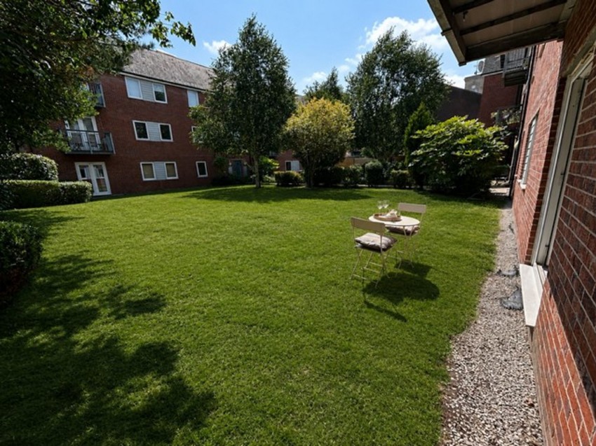Images for 33 Highmarsh Crescent, West Didsbury, M20