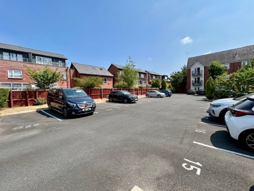 Images for 33 Highmarsh Crescent, West Didsbury, M20