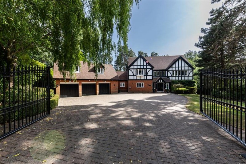 2 Parklands, Devisdale Road, WA14