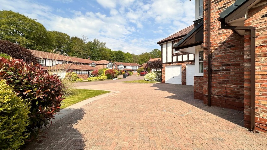 Images for Woodside Lane, Poynton, SK12