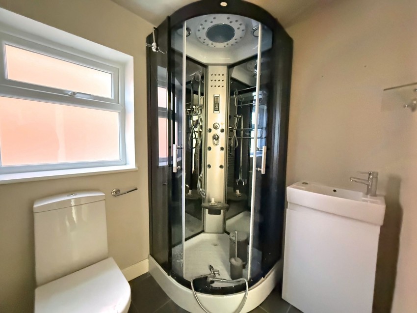 Images for Avonlea Road, Sale, M33