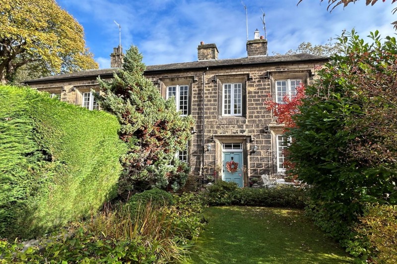 Market Place, Compstall, SK6