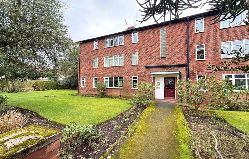 Harboro Grove, Sale, M33