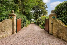 Images for Moss Lane, Manley, WA6