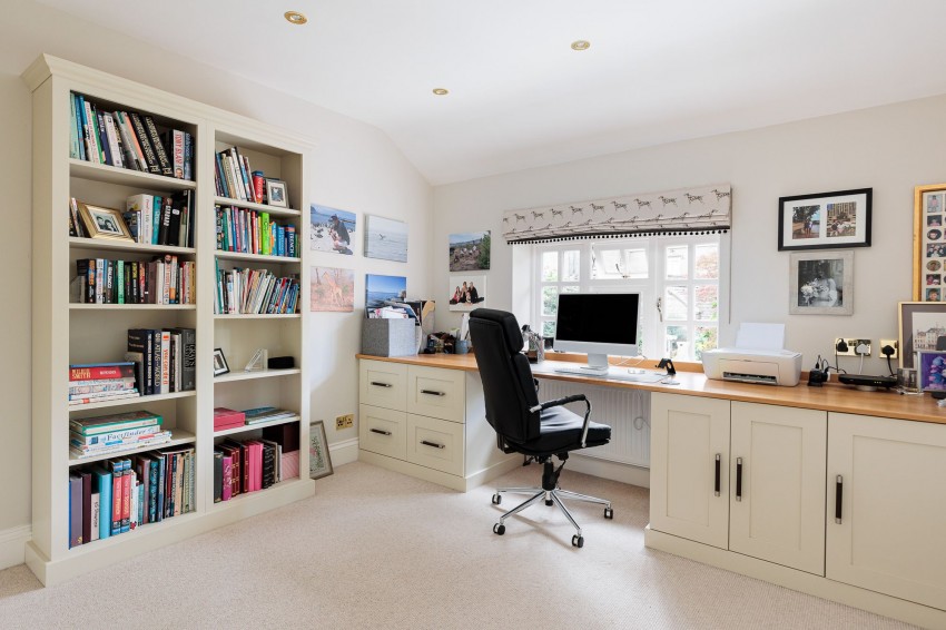 Images for Moss Lane, Manley, WA6