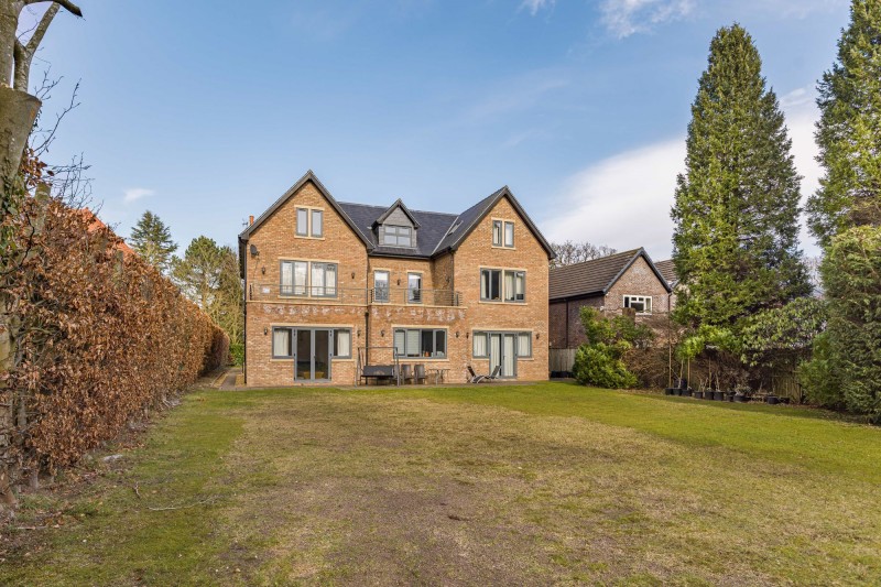 Hale Road, Hale Barns, WA15