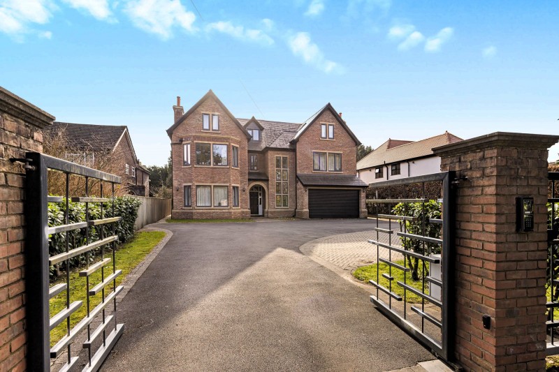 Hale Road, Hale Barns, WA15