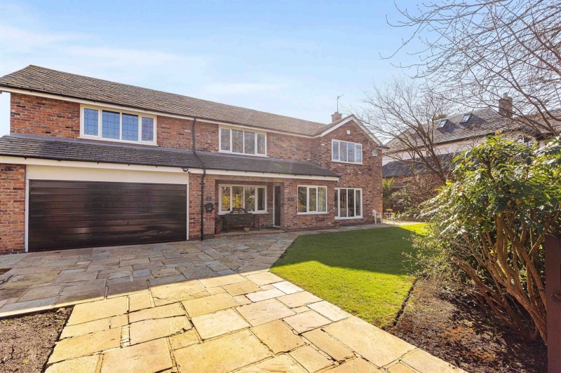 Carlton Road, Hale, WA15