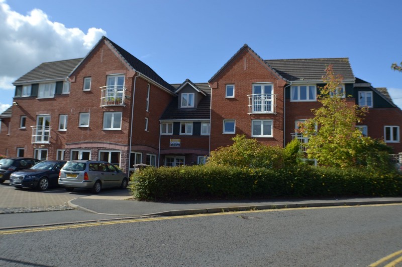 Parkway, Holmes Chapel, CW4