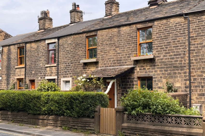 Images for Woolley Lane, Hollingworth, SK14