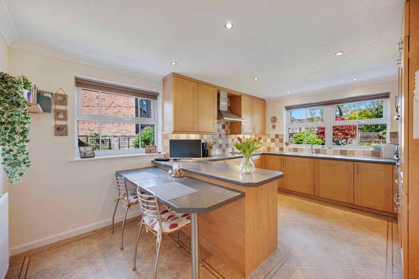 Images for York Crescent, Wilmslow, SK9