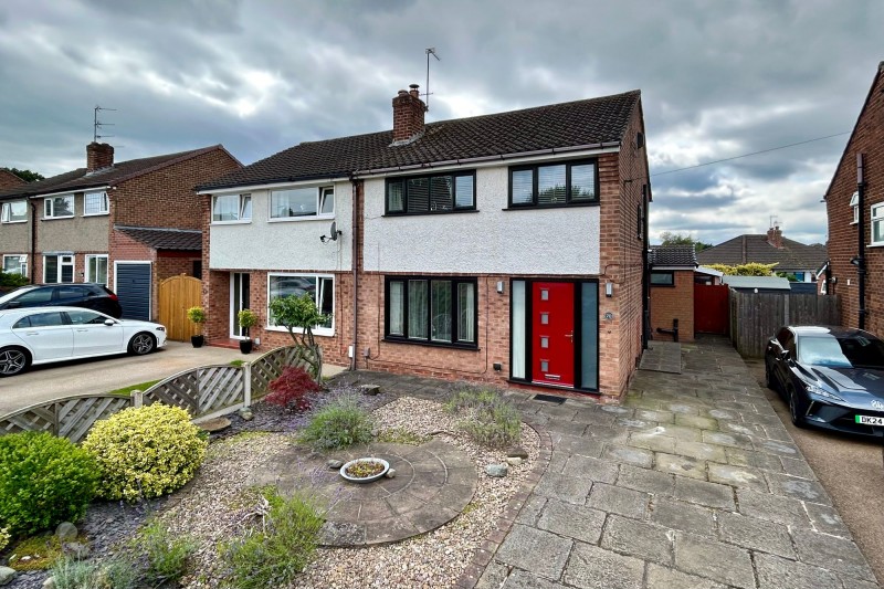 East Avenue, Heald Green, SK8