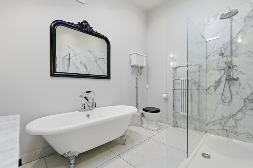 Images for New Road, Prestbury, SK10