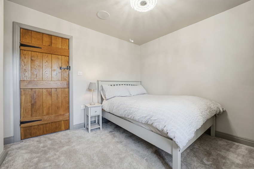 Images for New Road, Prestbury, SK10