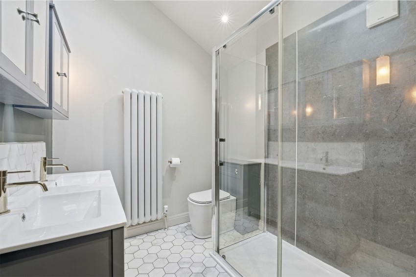 Images for New Road, Prestbury, SK10