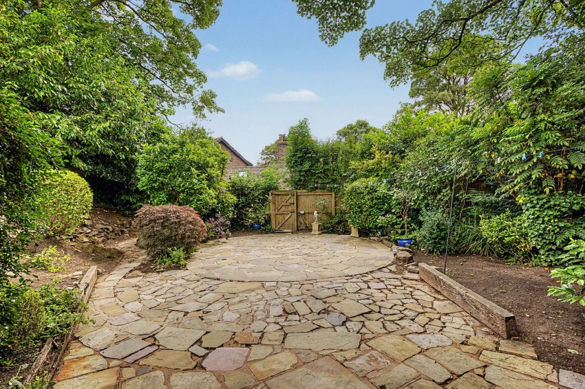Images for New Road, Prestbury, SK10