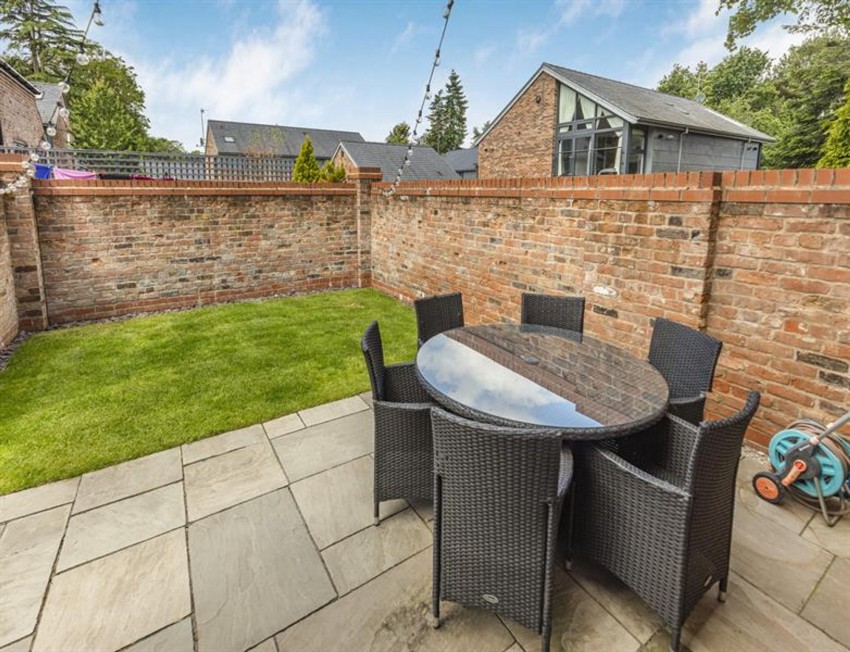 Images for Bell Lane, Thelwall, WA4